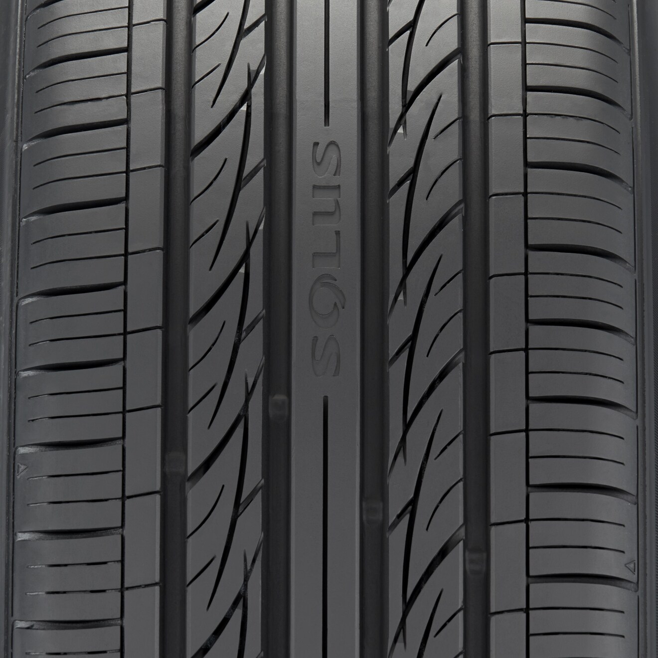 235 45r18 kumho solus xc