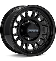 MR318 8-Lug Gloss Black